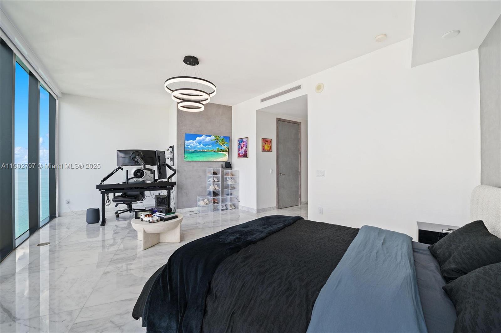 18555 COLLINS AVENUE COND - Residential