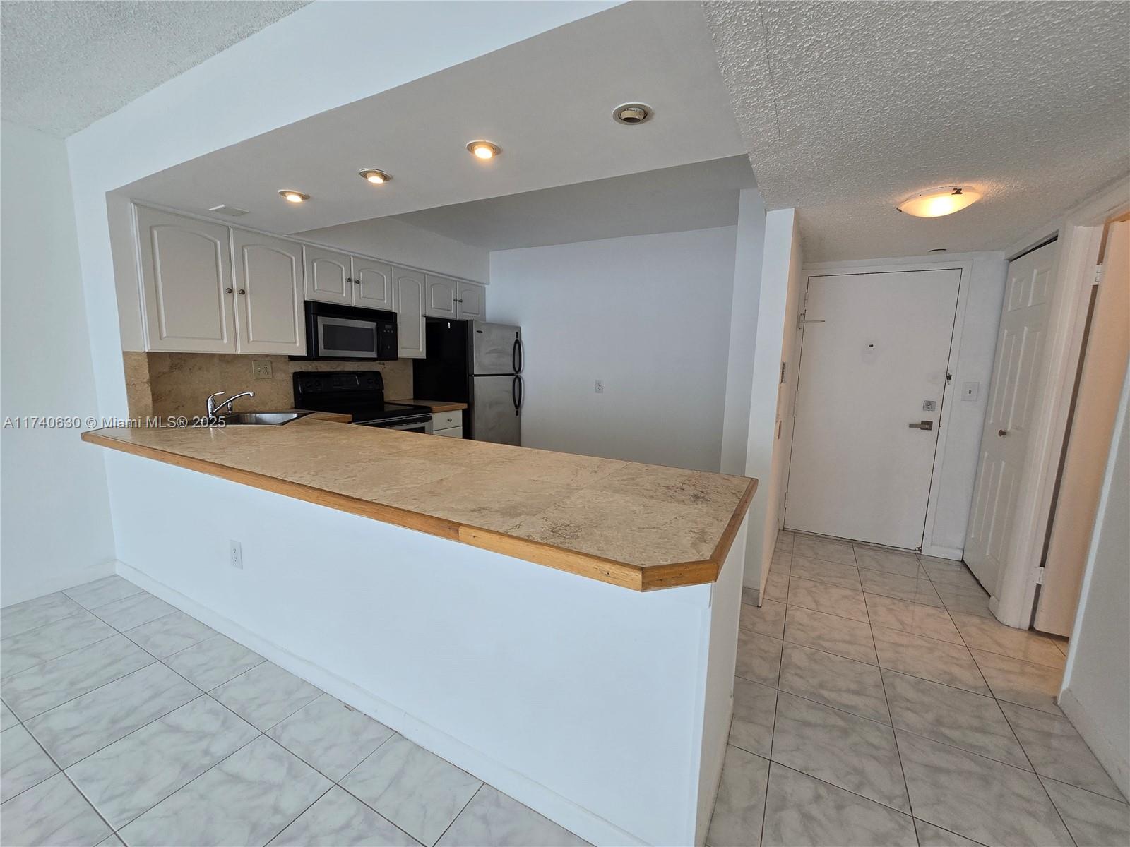 ADMIRALS PORT CONDO EAST - Residential