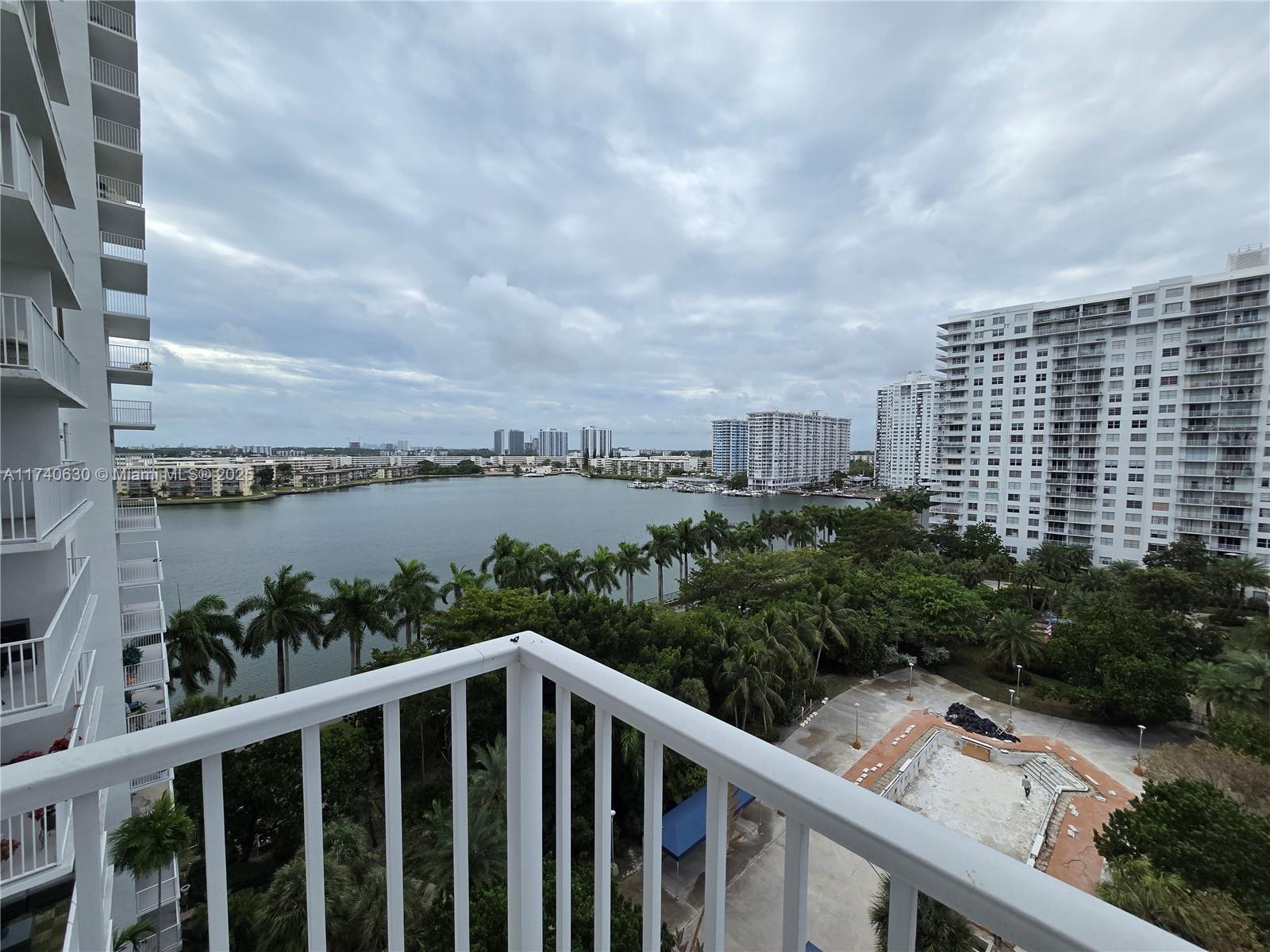 ADMIRALS PORT CONDO EAST - Residential
