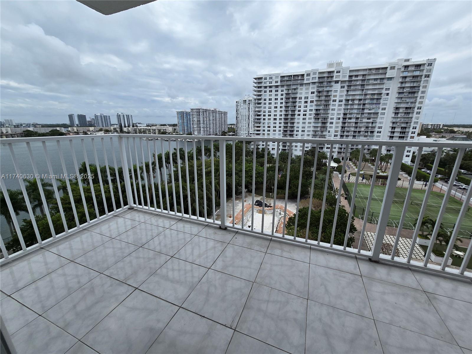 ADMIRALS PORT CONDO EAST - Residential