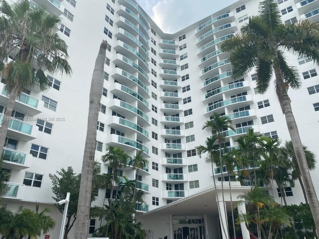 3001 S Ocean Dr 833