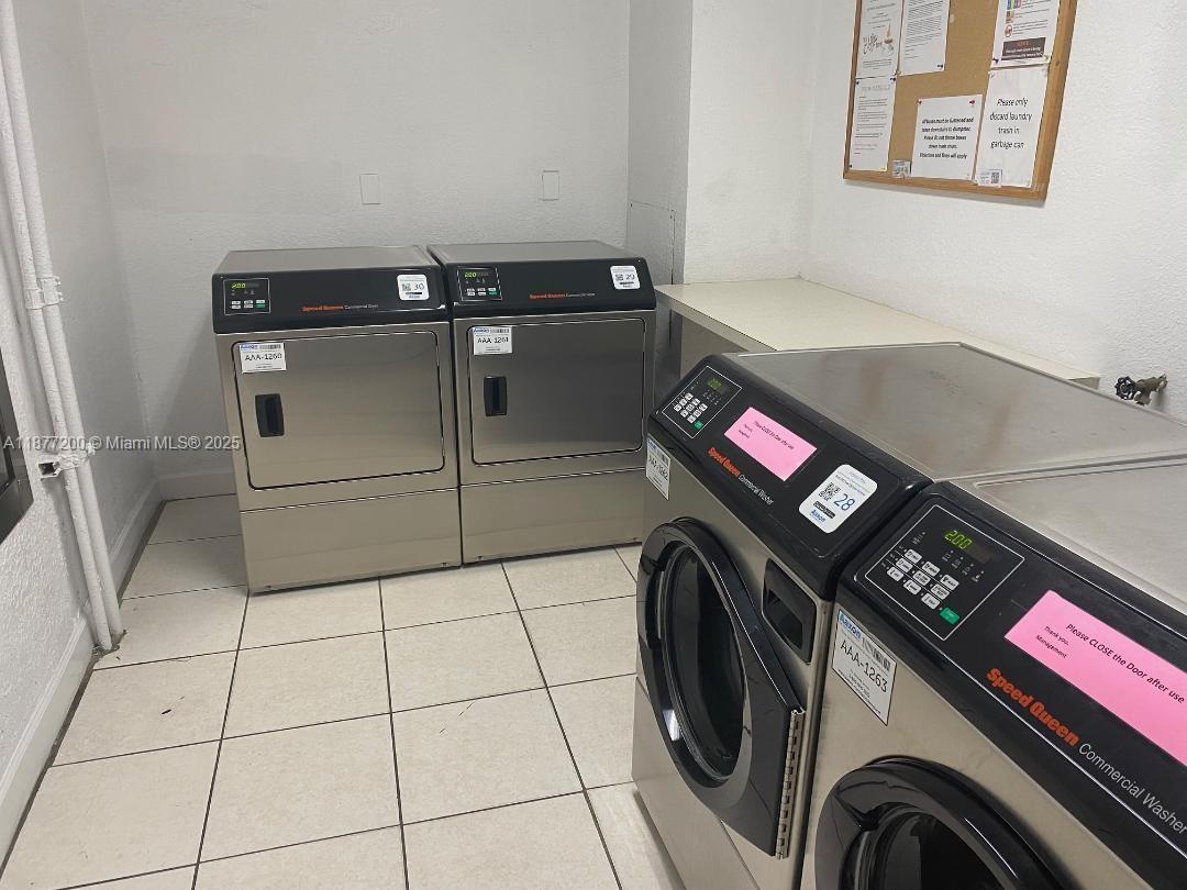 RESIDENCES ON HOLLYWOOD - Residential Lease