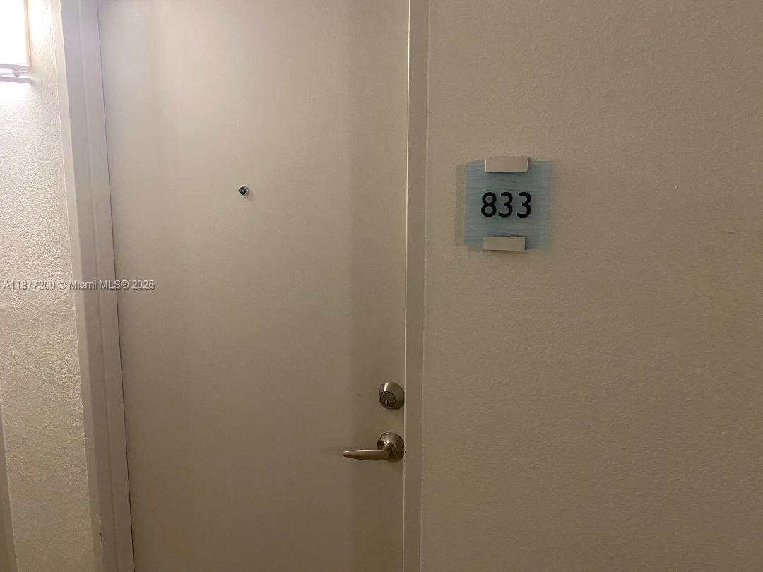 RESIDENCES ON HOLLYWOOD - Residential Lease