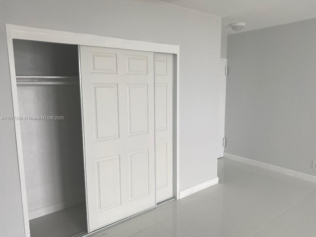 RESIDENCES ON HOLLYWOOD - Residential Lease