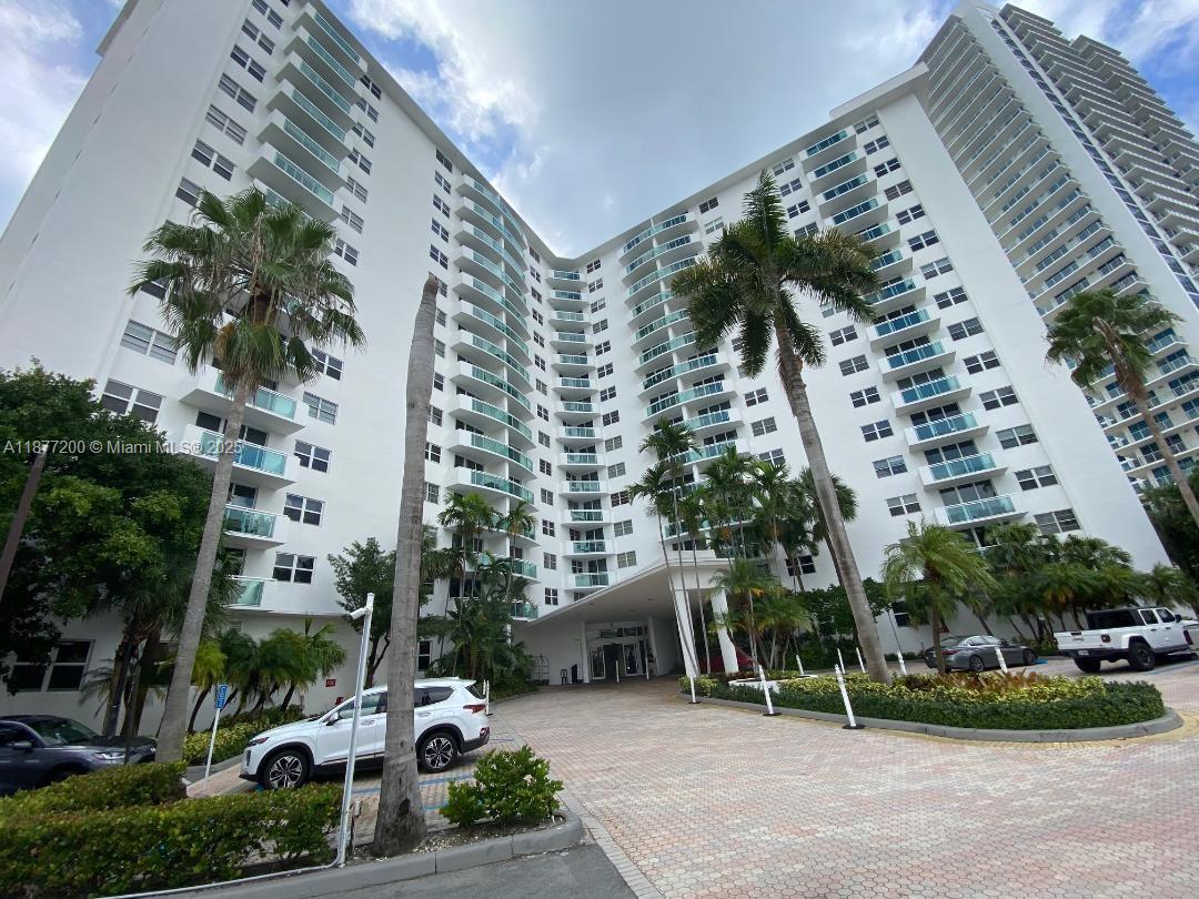3001 S Ocean Dr 833
