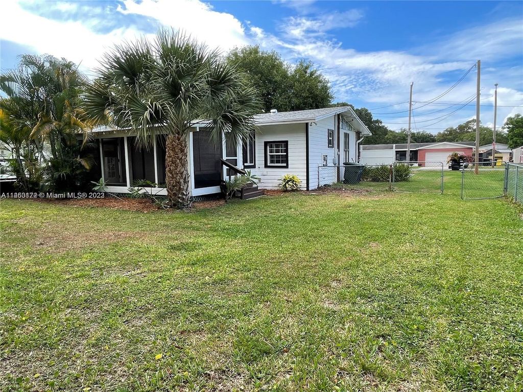 Photo of 5000 Garner St #1, Fort Pierce, FL 34981 (MLS # A11460172)