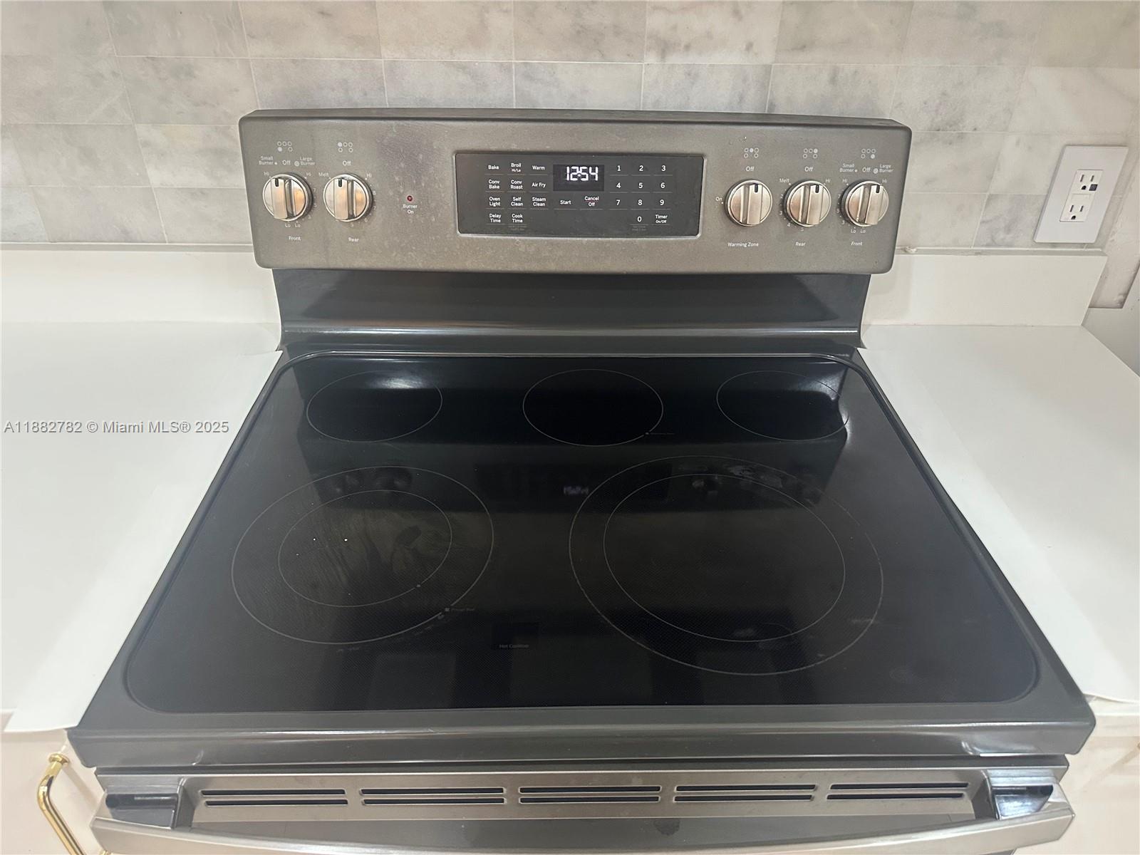 WESTVIEW CONDOMINIUM NO T - Residential Lease