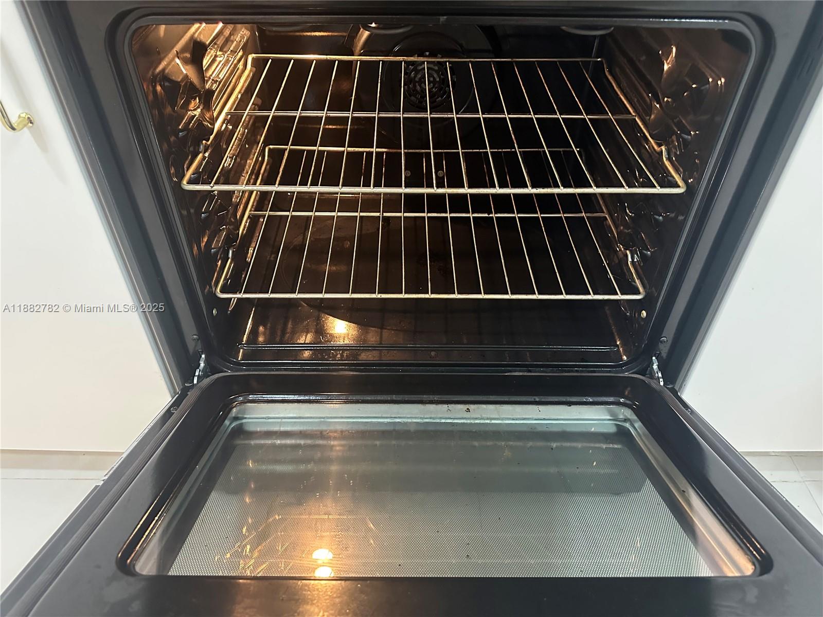 WESTVIEW CONDOMINIUM NO T - Residential Lease