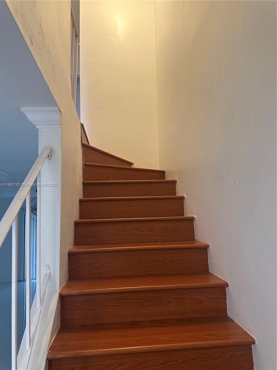 WESTVIEW CONDOMINIUM NO T - Residential Lease