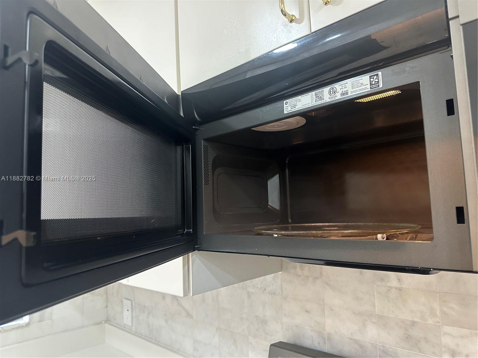 WESTVIEW CONDOMINIUM NO T - Residential Lease