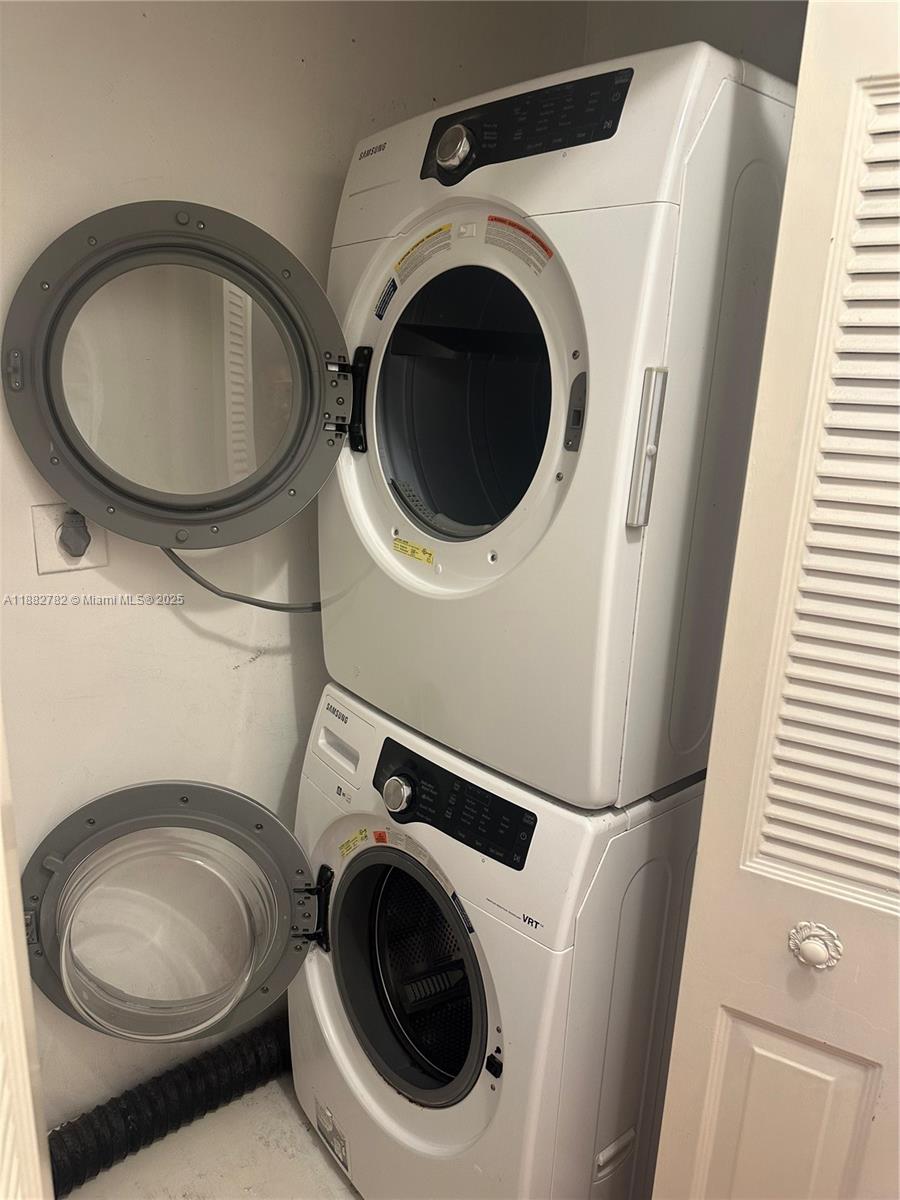 WESTVIEW CONDOMINIUM NO T - Residential Lease