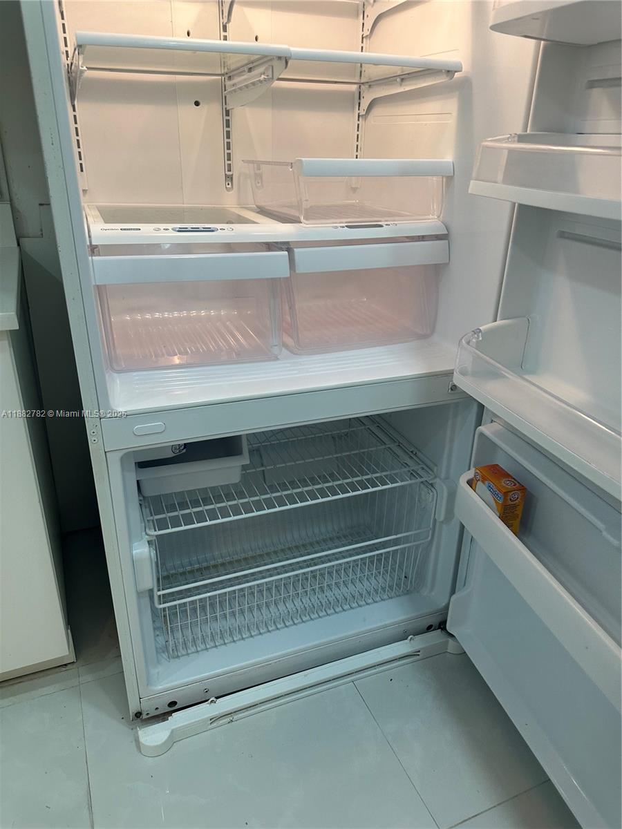 WESTVIEW CONDOMINIUM NO T - Residential Lease