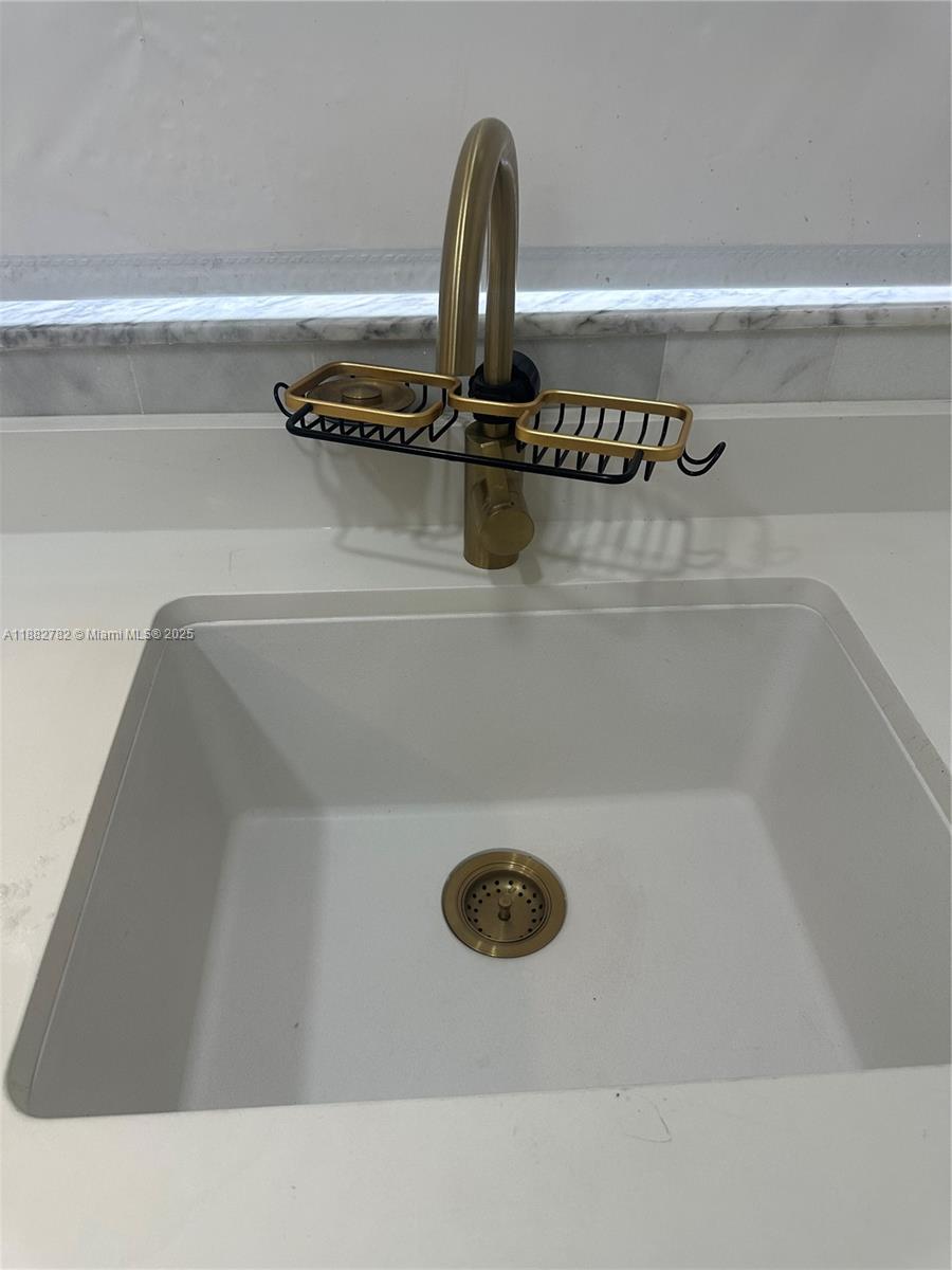 WESTVIEW CONDOMINIUM NO T - Residential Lease