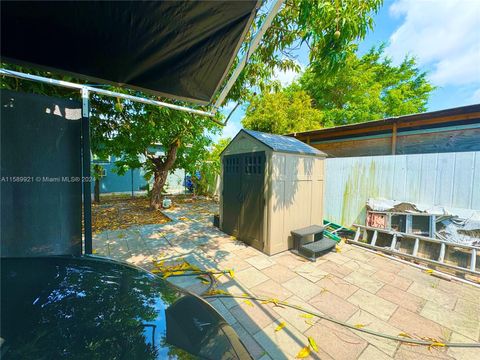 Single Family Residence in Miami FL 2810 24th Ave Ave 28.jpg