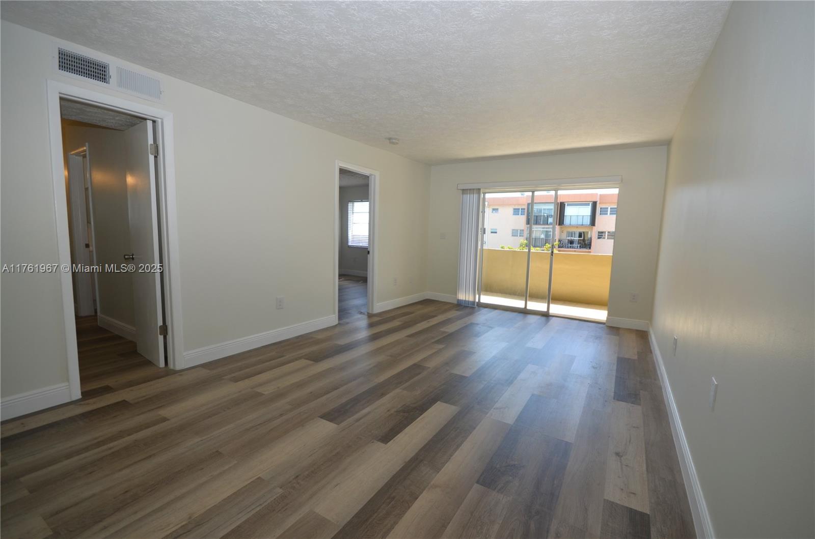 PALMETTO SPRINGS CONDO VI - Residential