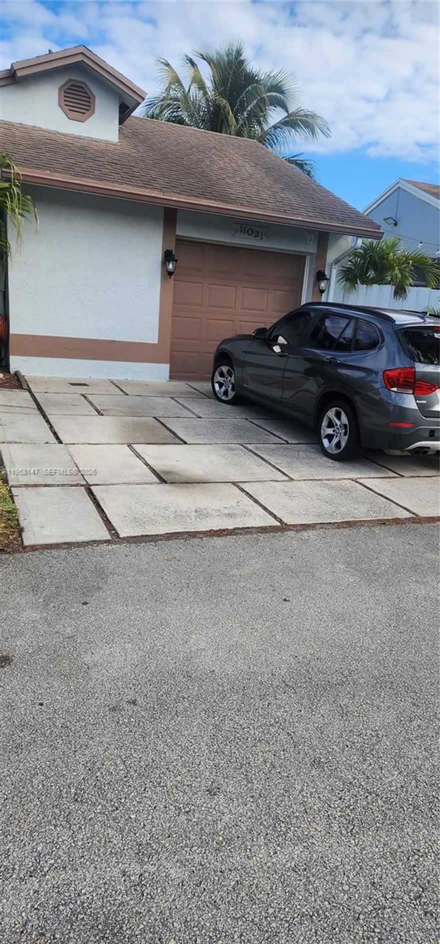 3 BEDROOMS AND 2 BATHS SINGLE FAMILY HOME COMPLETED REMODELED. NEW KITCHEN, FLOORS ETC. COVERED PATIO WITH GAZEBO, LOW HOA.