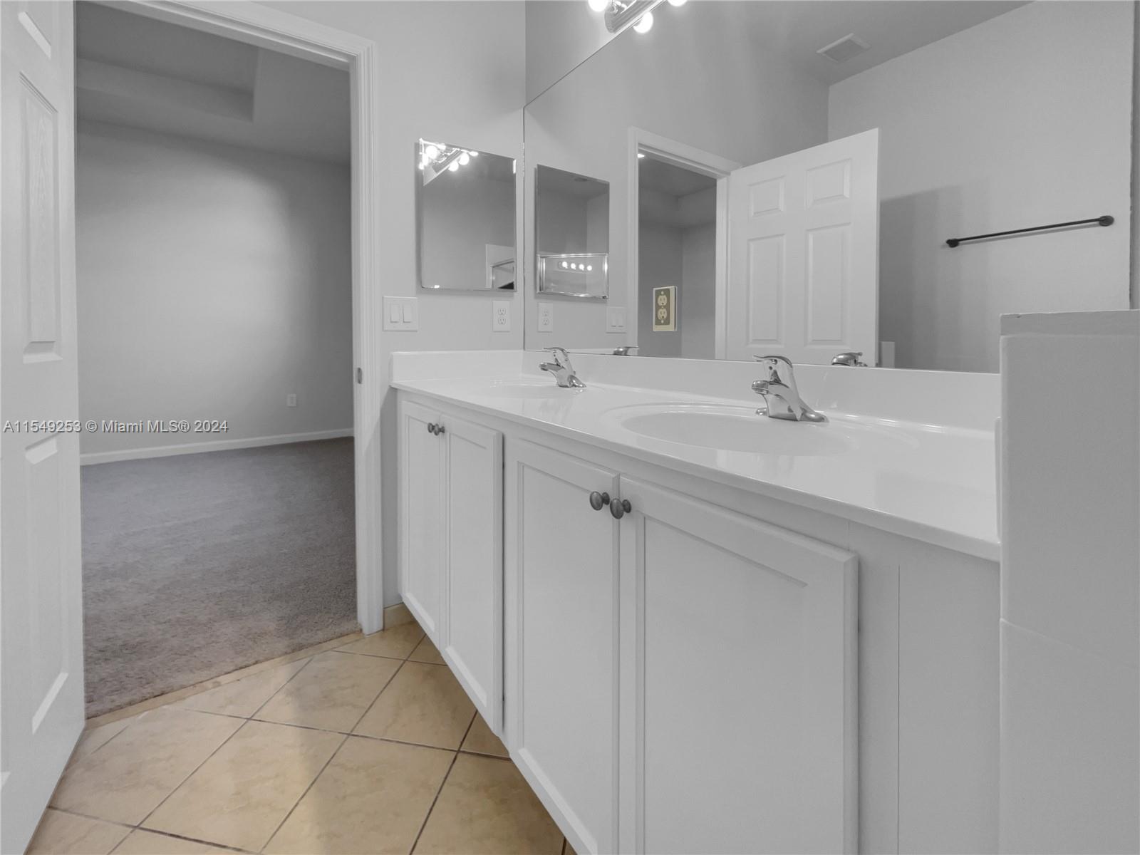 SILVER PALM EAST SEC THRE - Residential