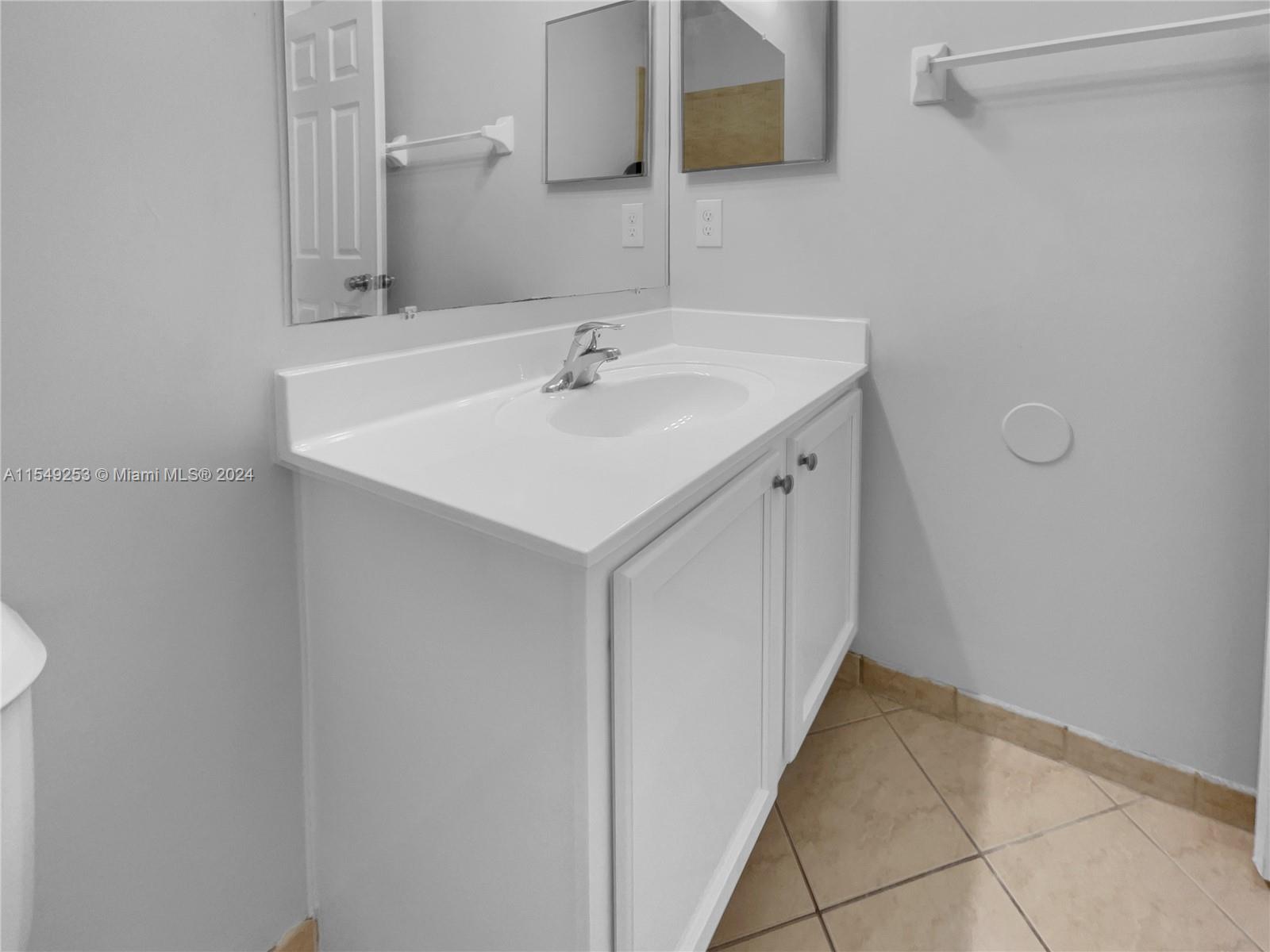 SILVER PALM EAST SEC THRE - Residential