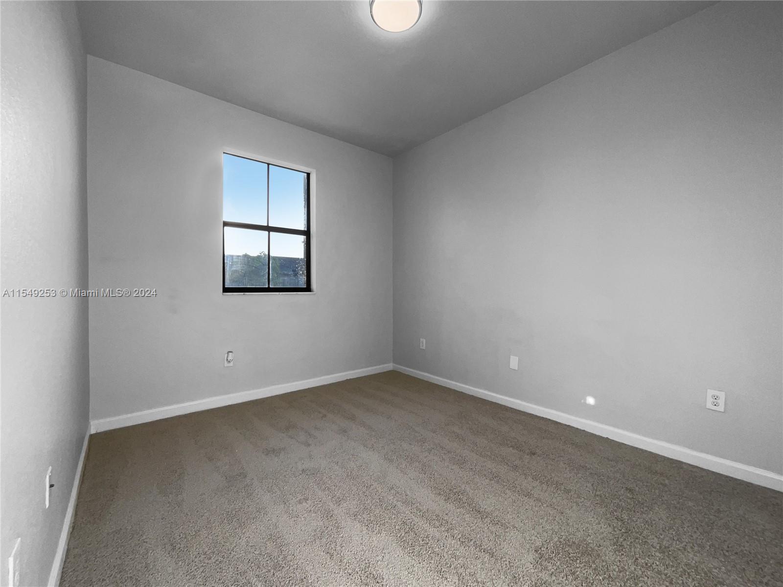 SILVER PALM EAST SEC THRE - Residential