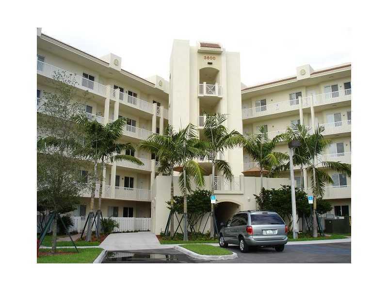 Apartment fully furnished 2/2 stainless steel appliances, excellent conditions, beautiful view, great location, easy to show