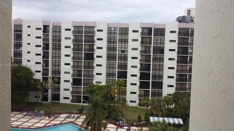 Photo of 16909 N Bay Rd #914, Sunny Isles Beach, FL 33160 (MLS # A12015066)