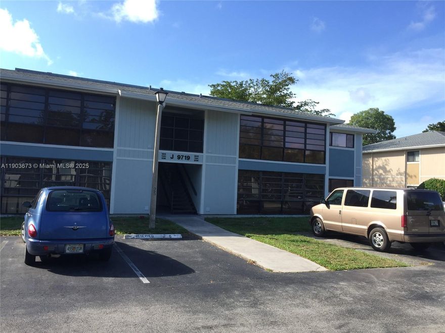Spacious 2/2 condominium located in the desirable Hammocks community of Lakeview. The unit features a functional split-bedroom layout, in-unit laundry, and a bright living/dining area with ample natural light. The community offers lakefront walking paths, clubhouse, fitness center, tennis courts, and multiple pools. Conveniently located near shopping, schools, and major roadways.