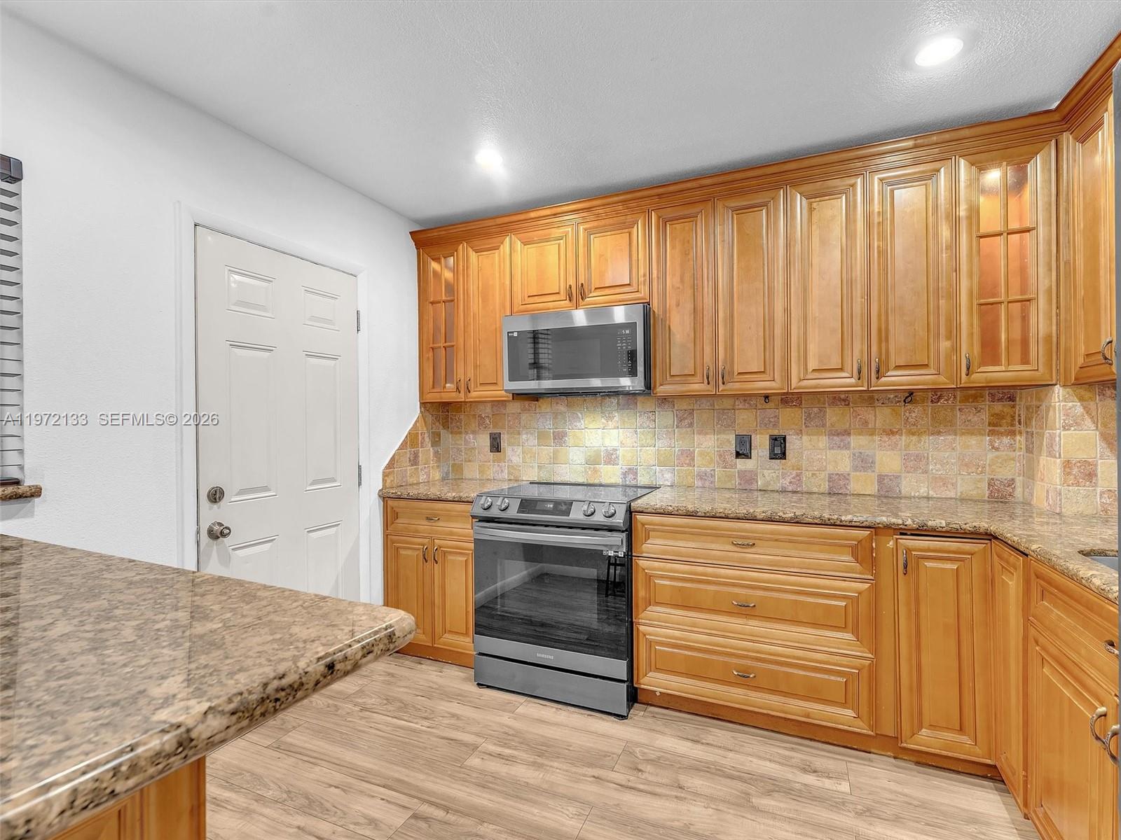 INVERRARY COUNTRY CLUB - Residential Lease