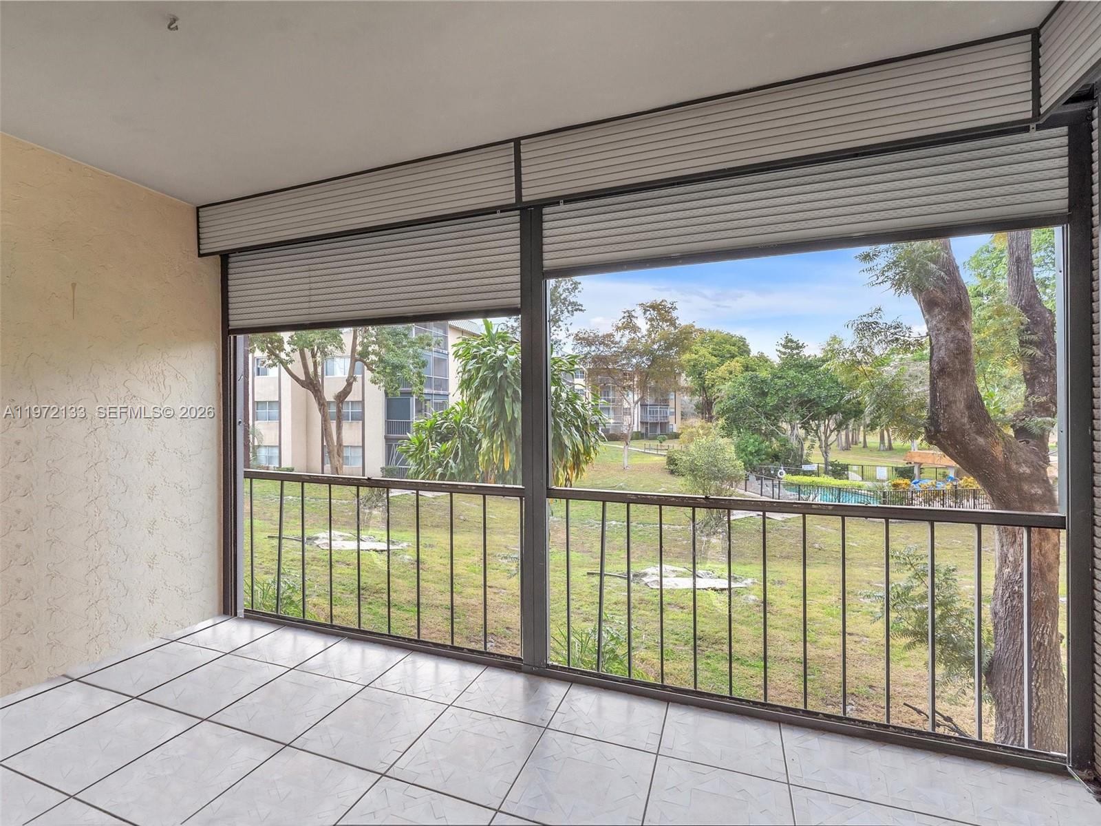 INVERRARY COUNTRY CLUB - Residential Lease