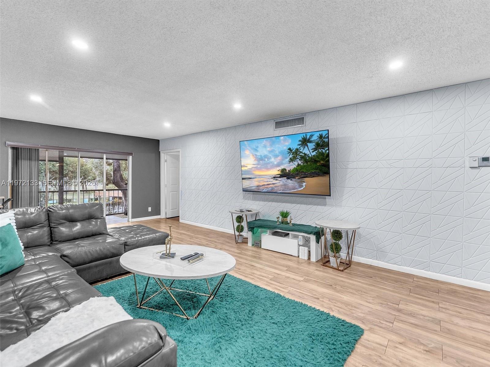 INVERRARY COUNTRY CLUB - Residential Lease