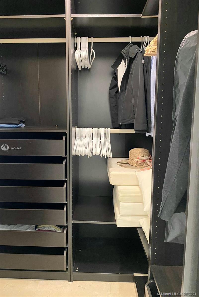 SOUTH TOWER AT THE POINT - Residential