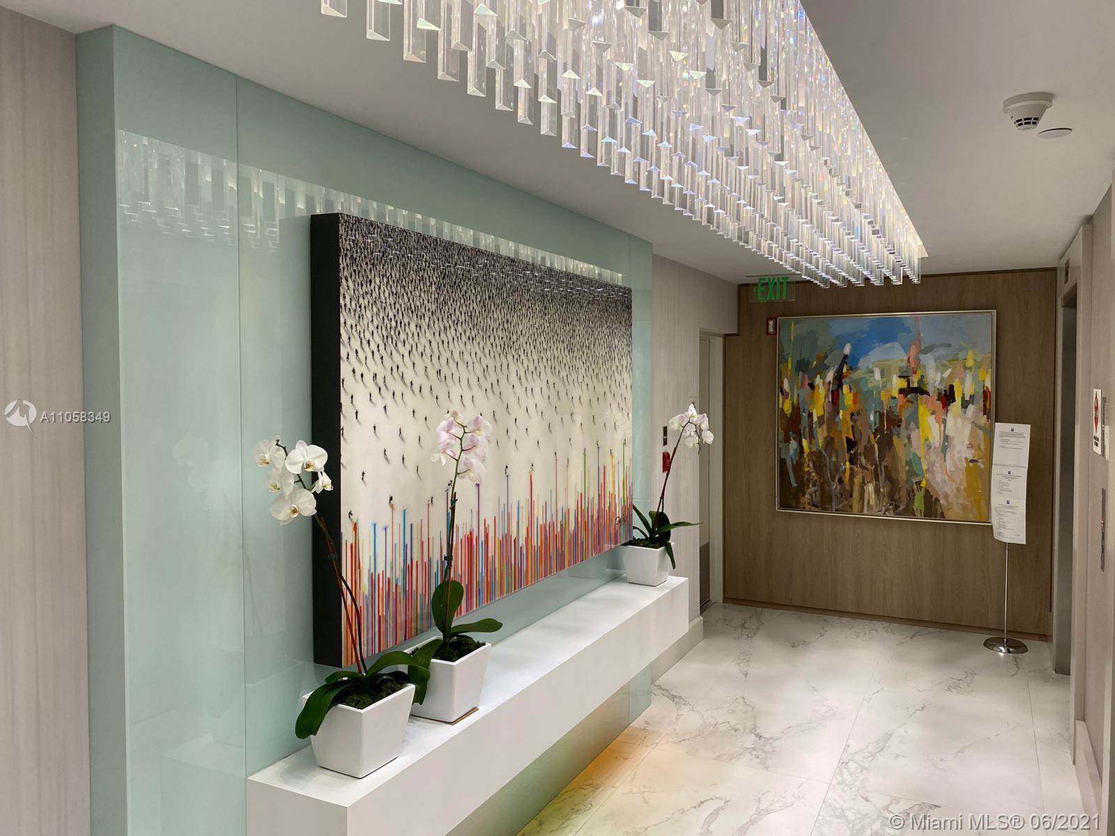 SOUTH TOWER AT THE POINT - Residential