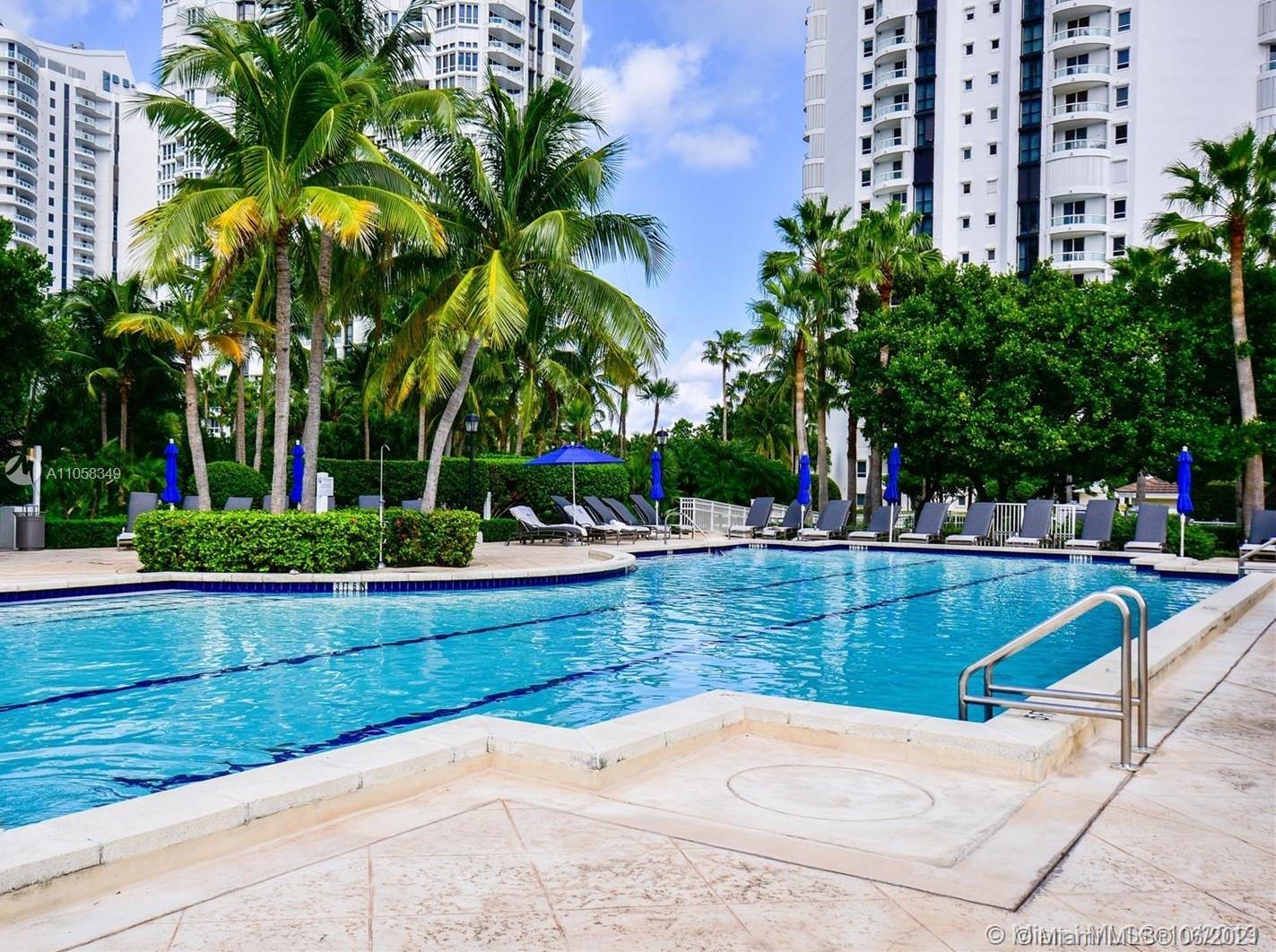 SOUTH TOWER AT THE POINT - Residential