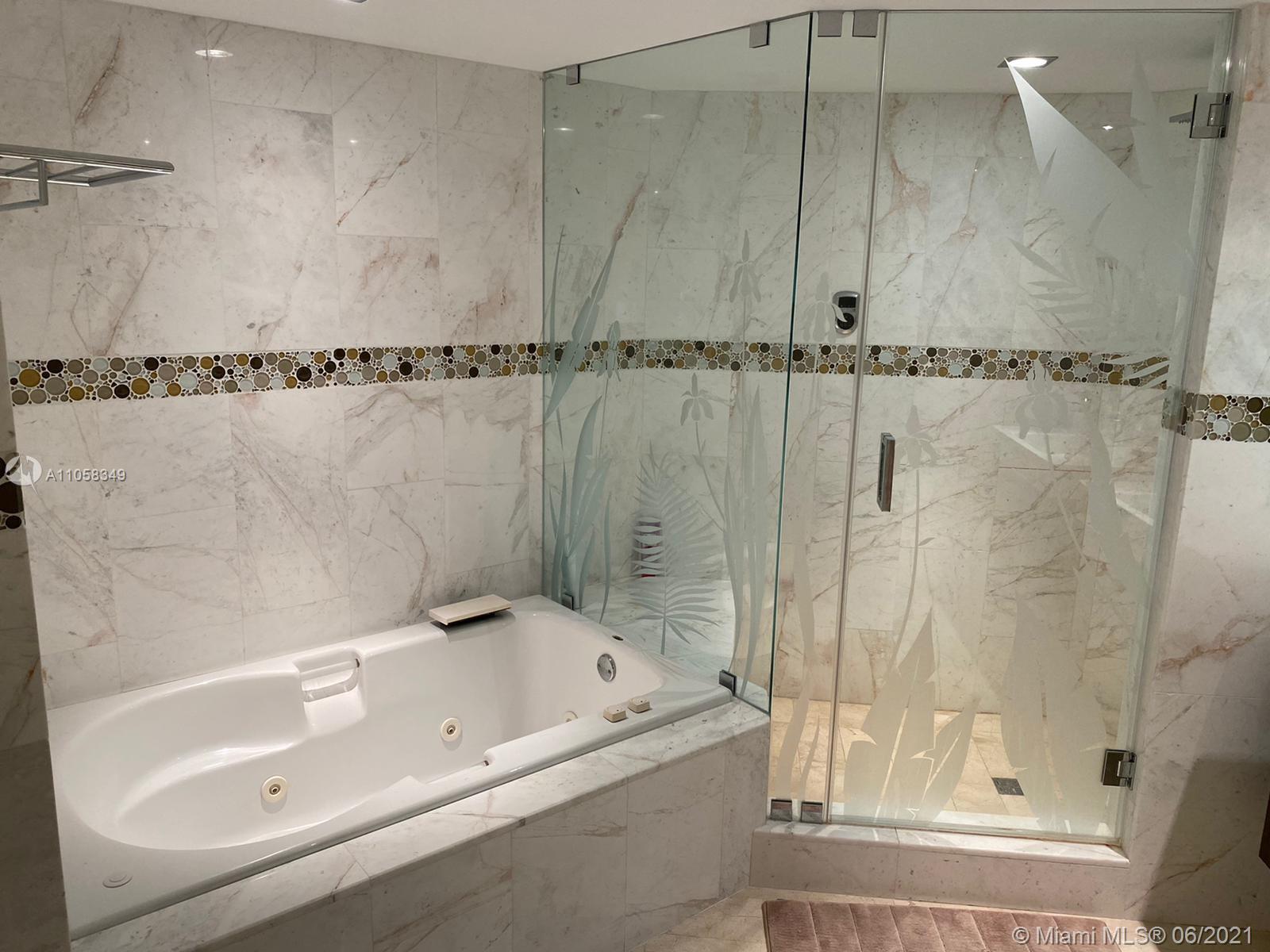 SOUTH TOWER AT THE POINT - Residential