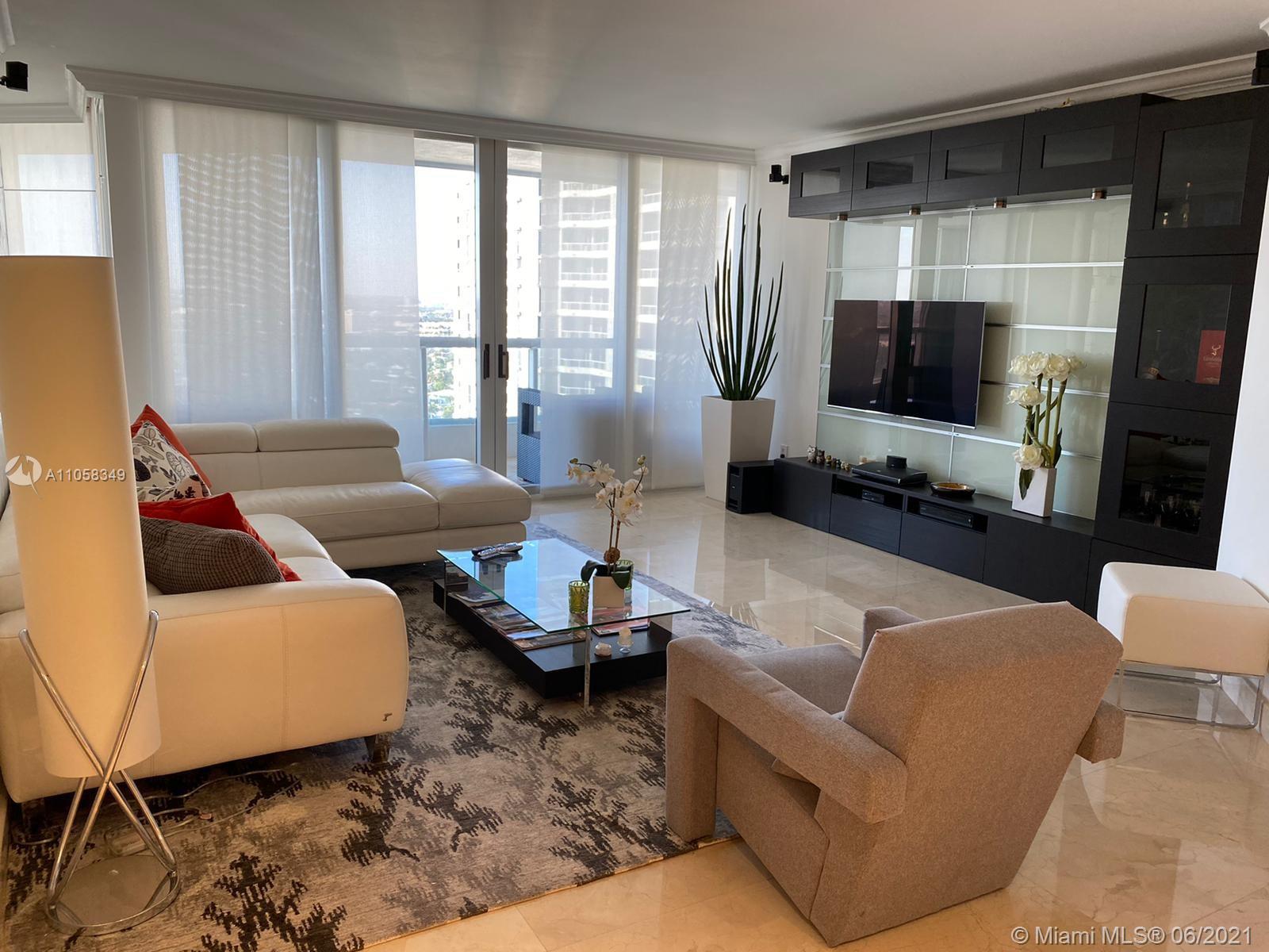 SOUTH TOWER AT THE POINT - Residential