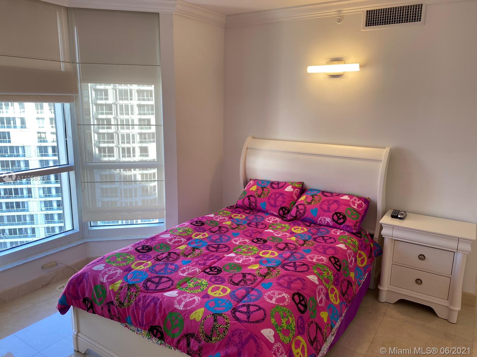 SOUTH TOWER AT THE POINT - Residential