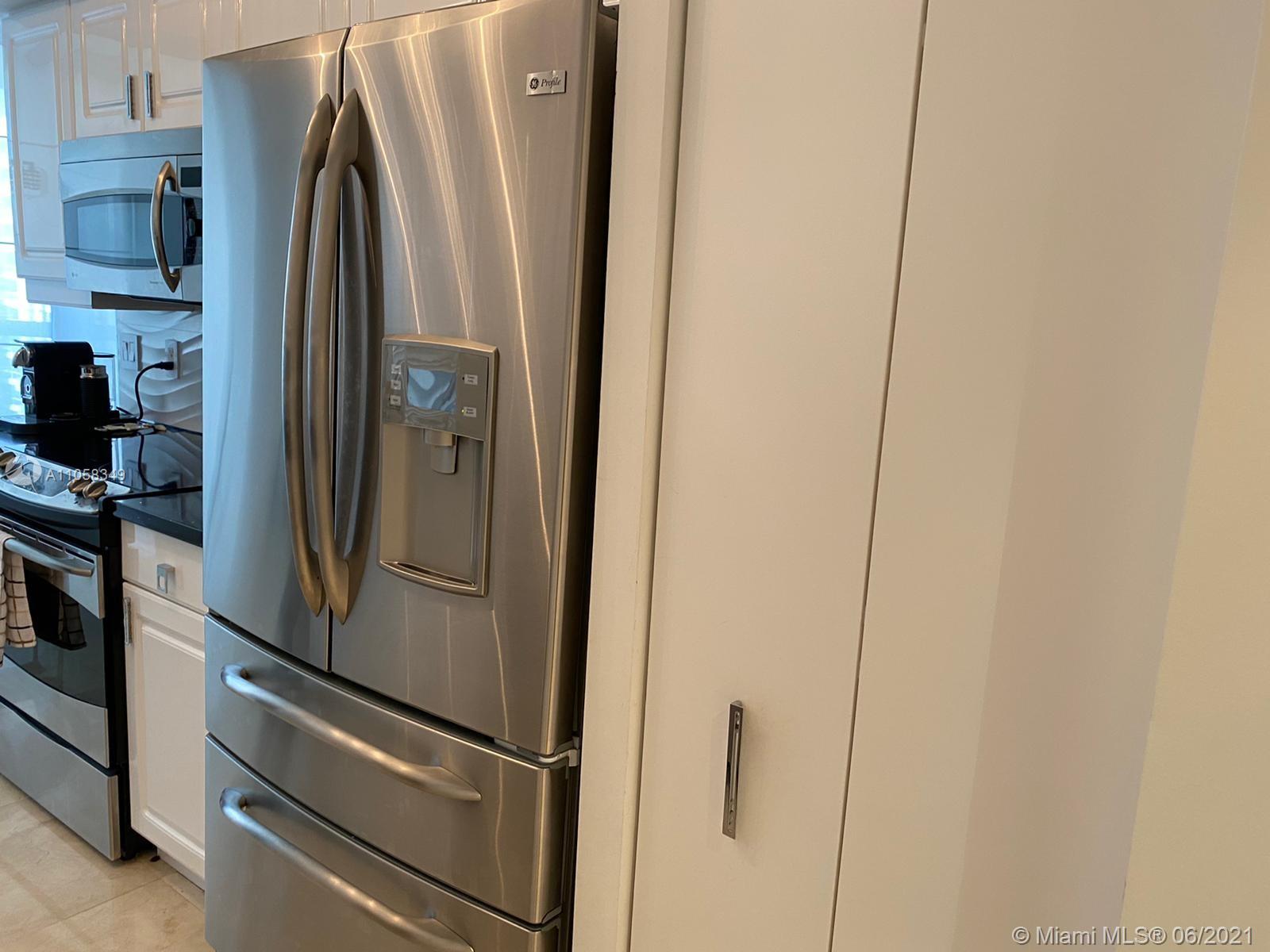 SOUTH TOWER AT THE POINT - Residential