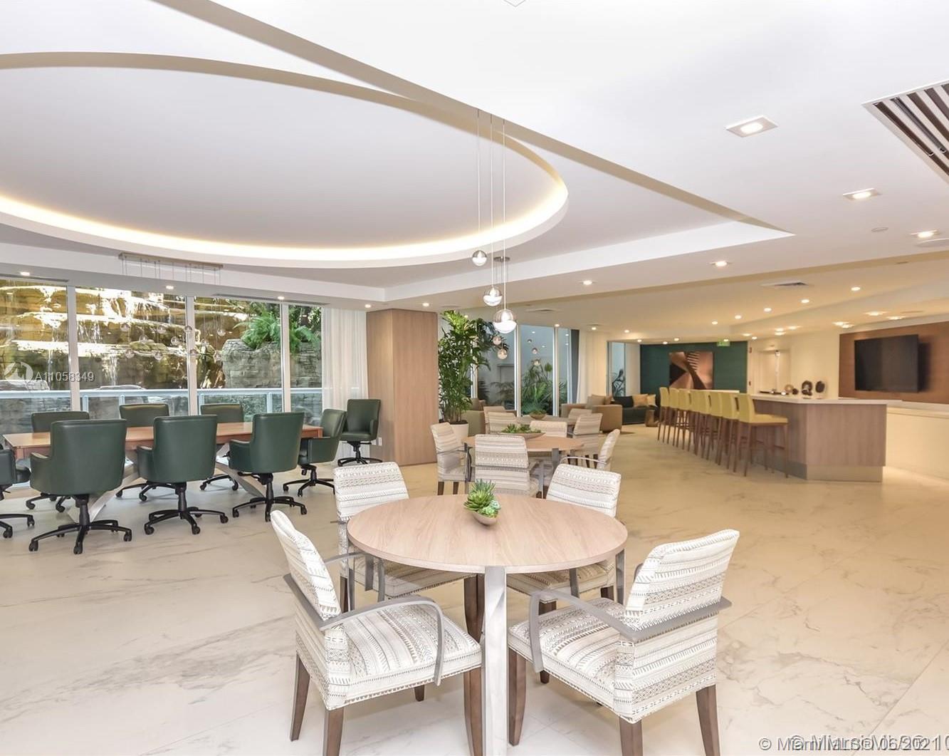 SOUTH TOWER AT THE POINT - Residential