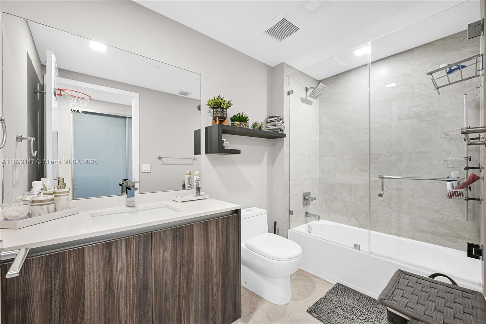ARIA ON THE BAY CONDO - Residential Lease