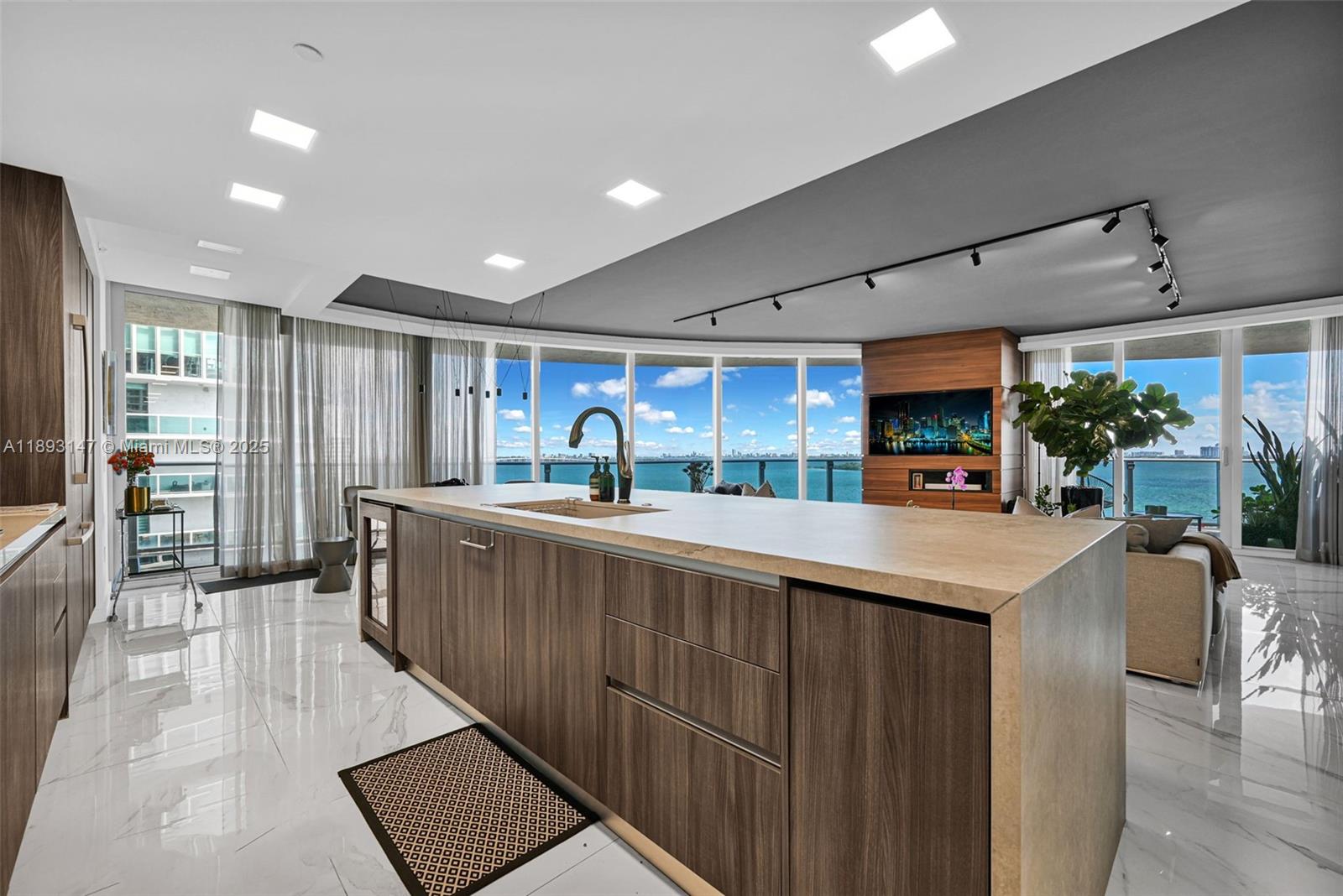 ARIA ON THE BAY CONDO - Residential Lease