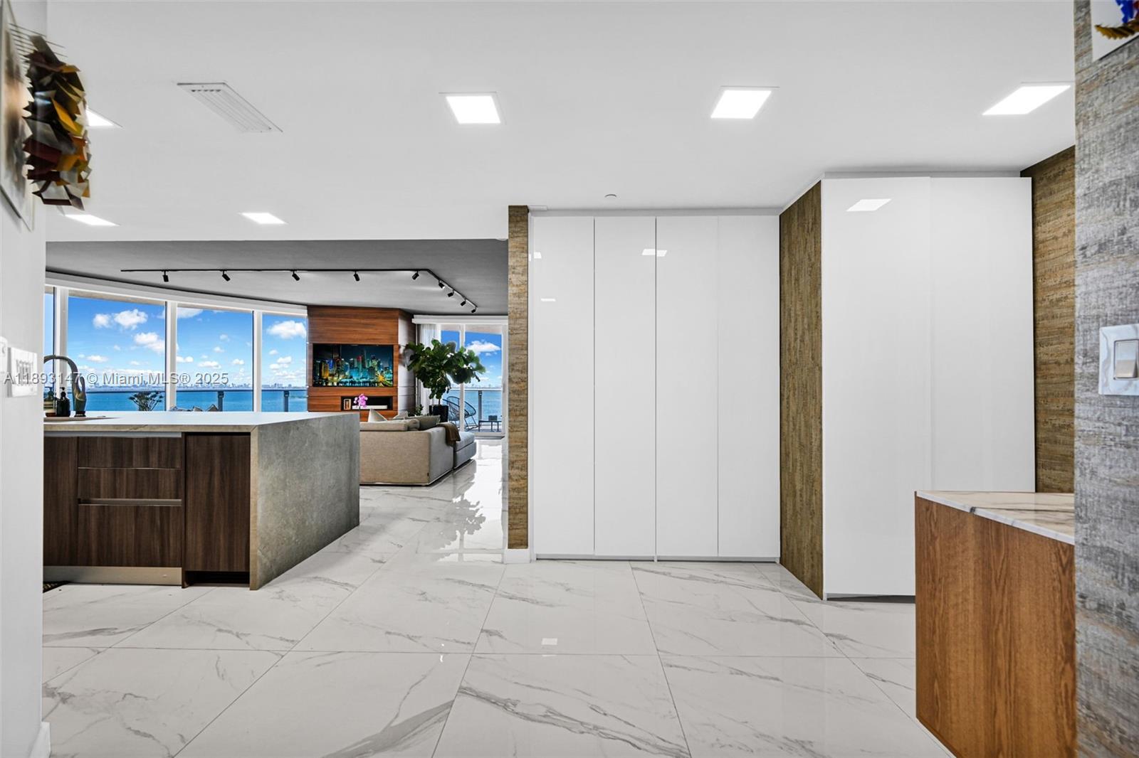 ARIA ON THE BAY CONDO - Residential Lease