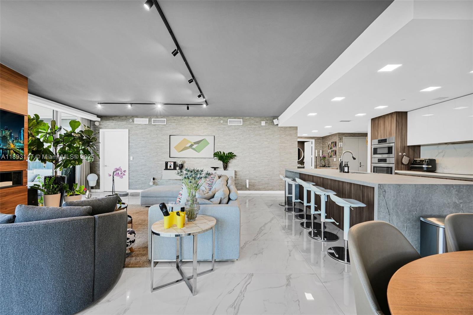 ARIA ON THE BAY CONDO - Residential Lease