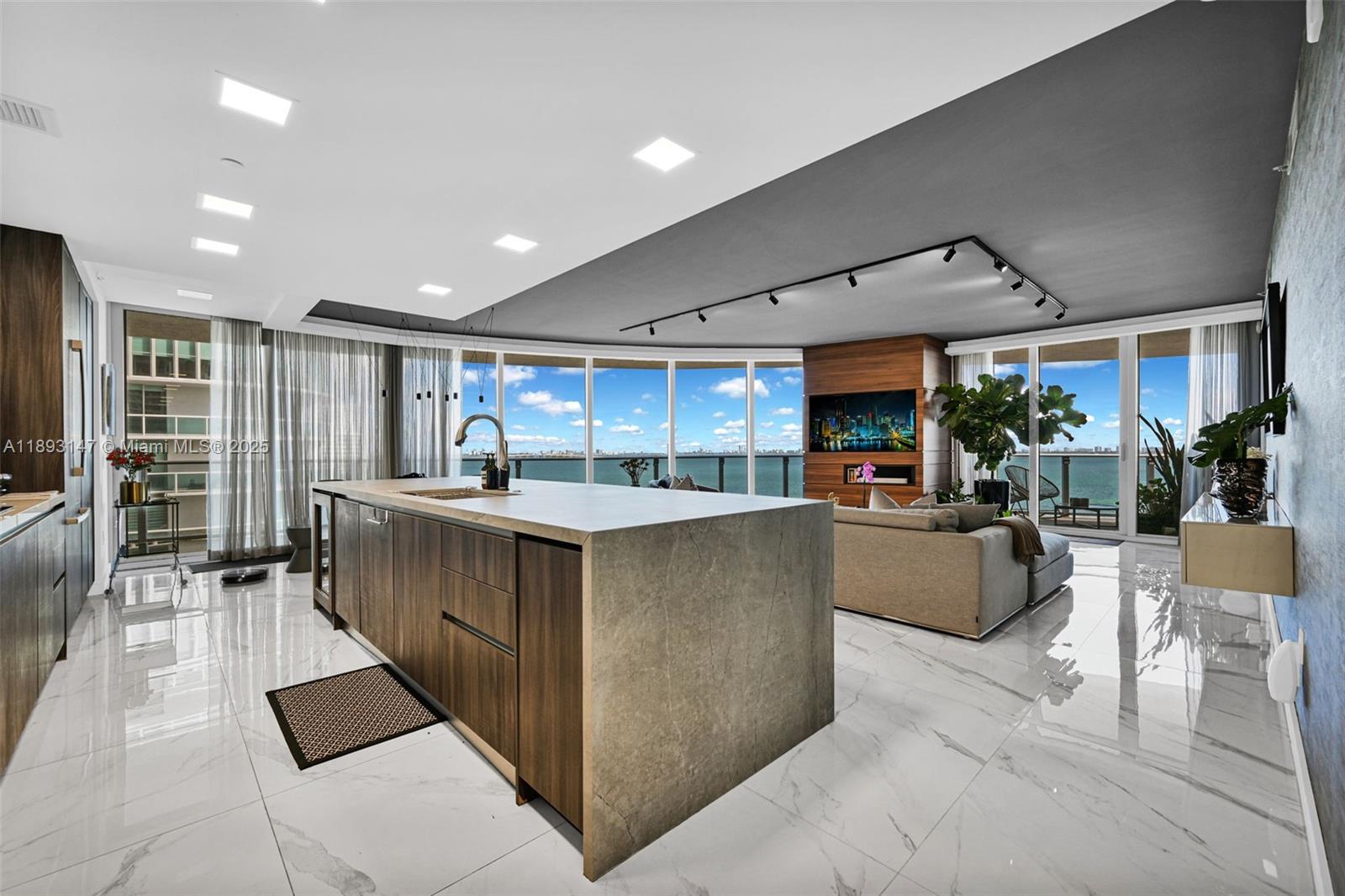 ARIA ON THE BAY CONDO - Residential Lease