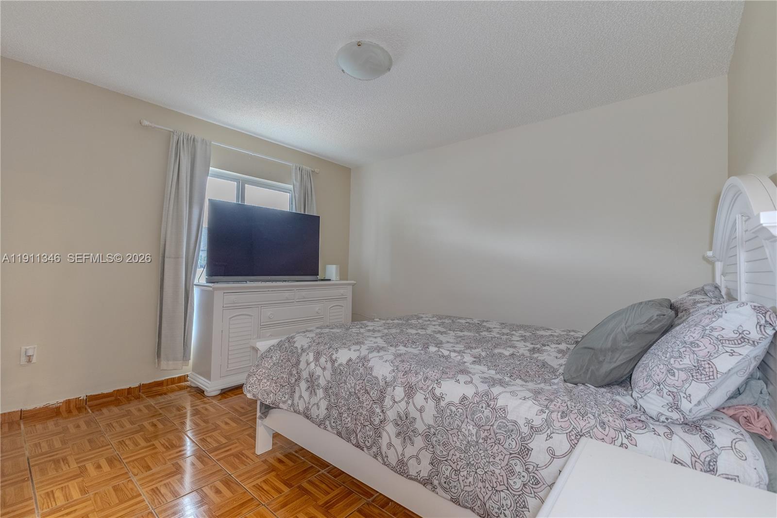 CALIFORNIA HILLS - Residential