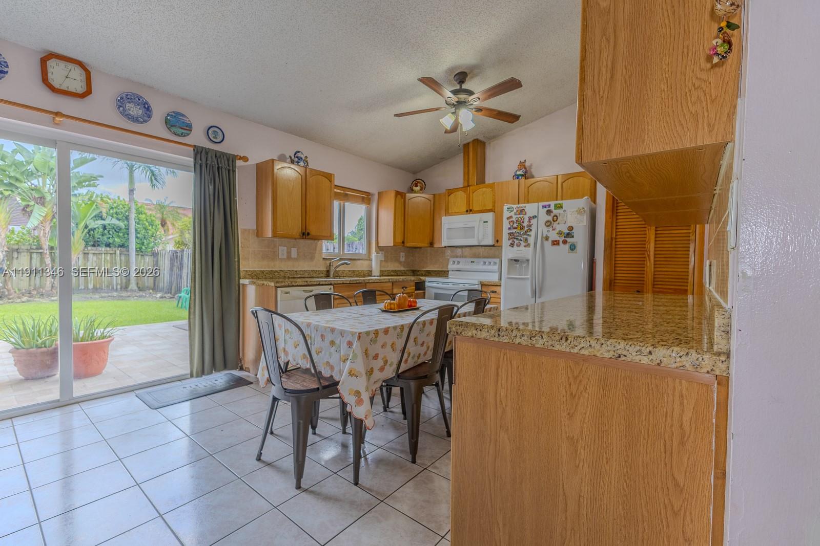 CALIFORNIA HILLS - Residential