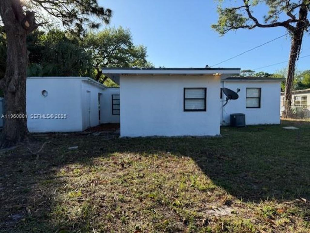 Photo of 215 SW 21st Way, Fort Lauderdale, FL 33312 (MLS # A11960881)