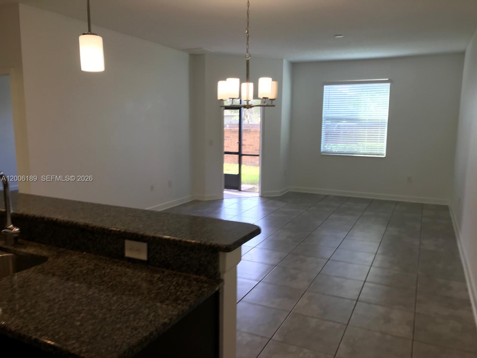 3348 RODRICK CIR