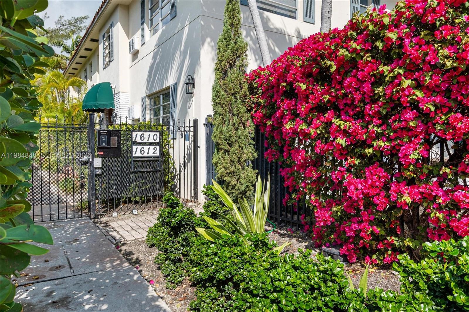 LINCOLN ROAD VILLAS SOUTH - Residential