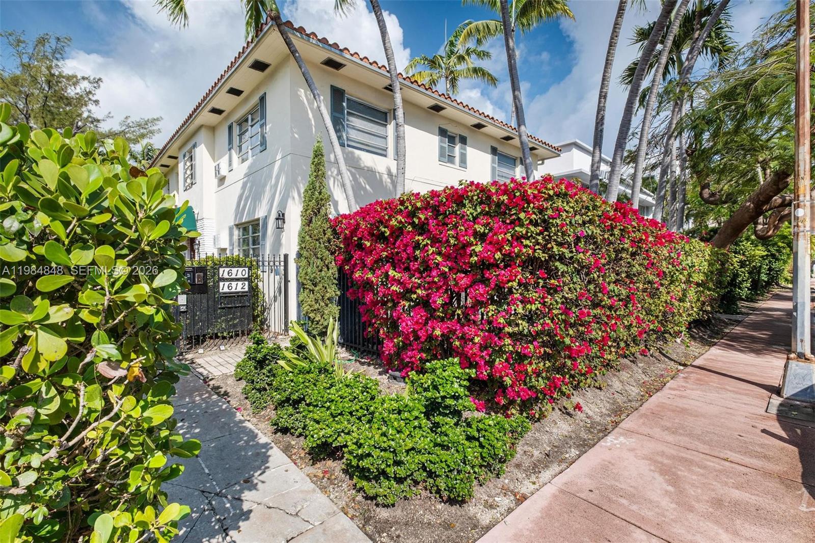 LINCOLN ROAD VILLAS SOUTH - Residential