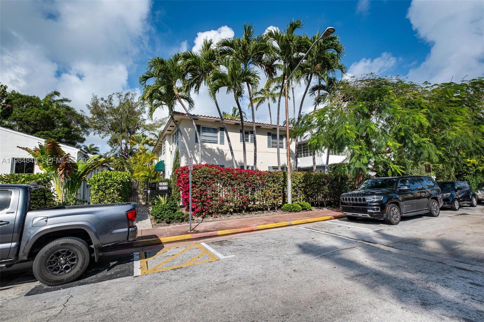 LINCOLN ROAD VILLAS SOUTH - Residential