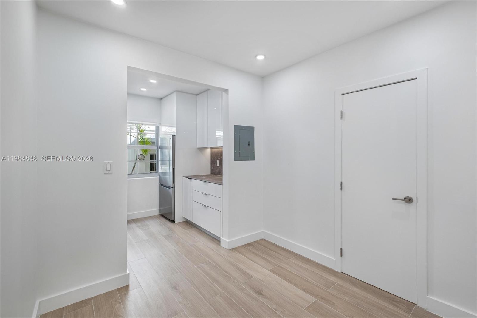 LINCOLN ROAD VILLAS SOUTH - Residential